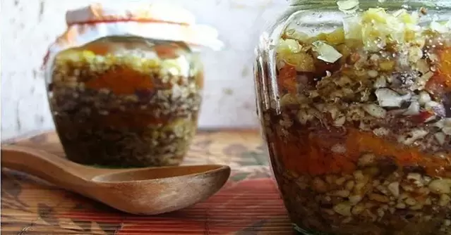 notenmengsel met honing voor potentie