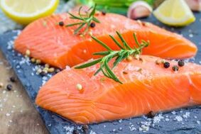 Zalmfilet in het dieet van een man met verminderd libido