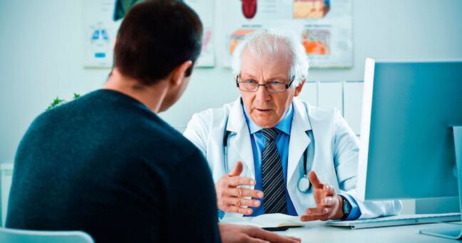 Een arts adviseert een man over potentieverhogende medicijnen